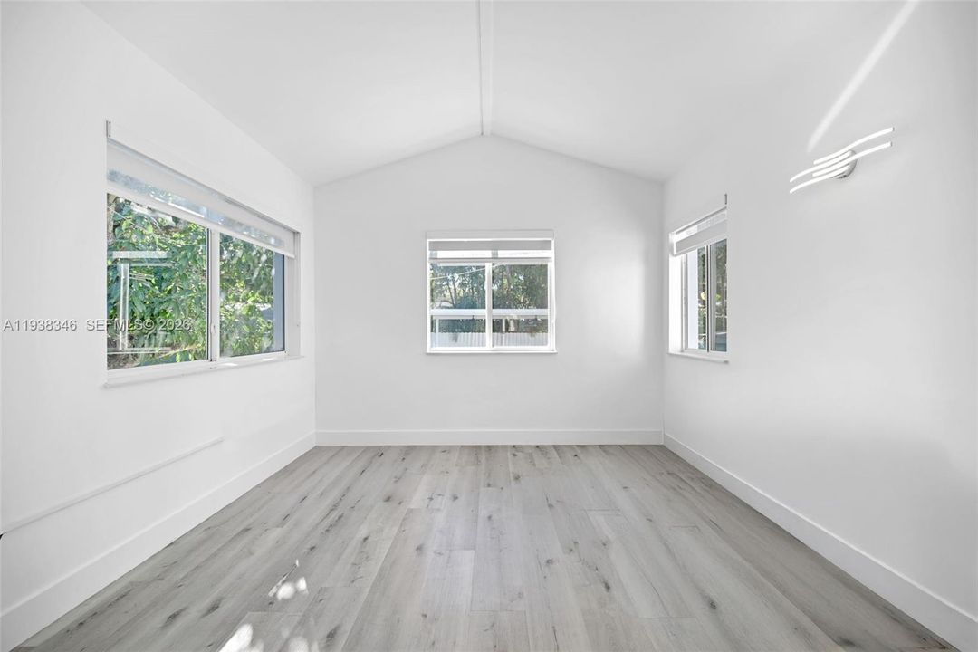 En Venta: $829,999 (3 camas, 2 baños, 1418 Pies cuadrados)