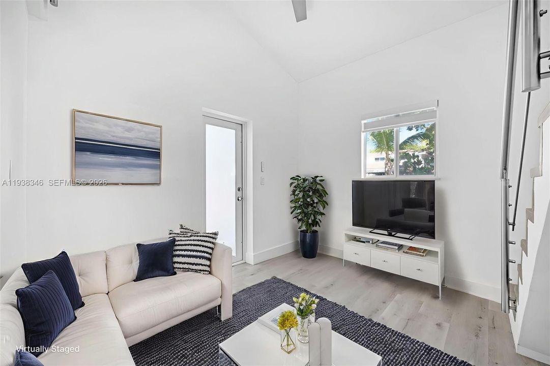 En Venta: $829,999 (3 camas, 2 baños, 1418 Pies cuadrados)