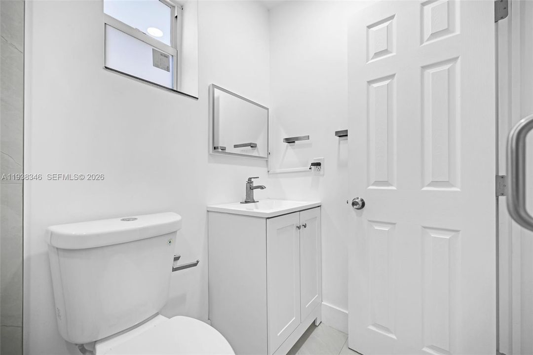 En Venta: $829,999 (3 camas, 2 baños, 1418 Pies cuadrados)