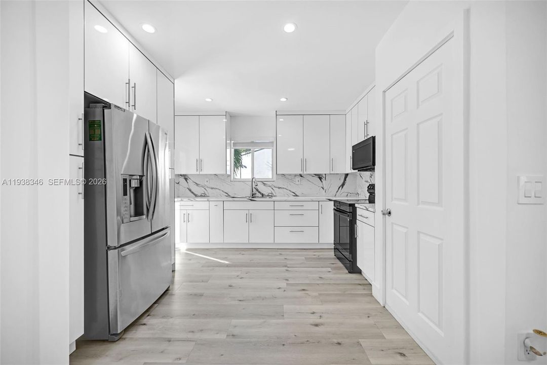 En Venta: $829,999 (3 camas, 2 baños, 1418 Pies cuadrados)