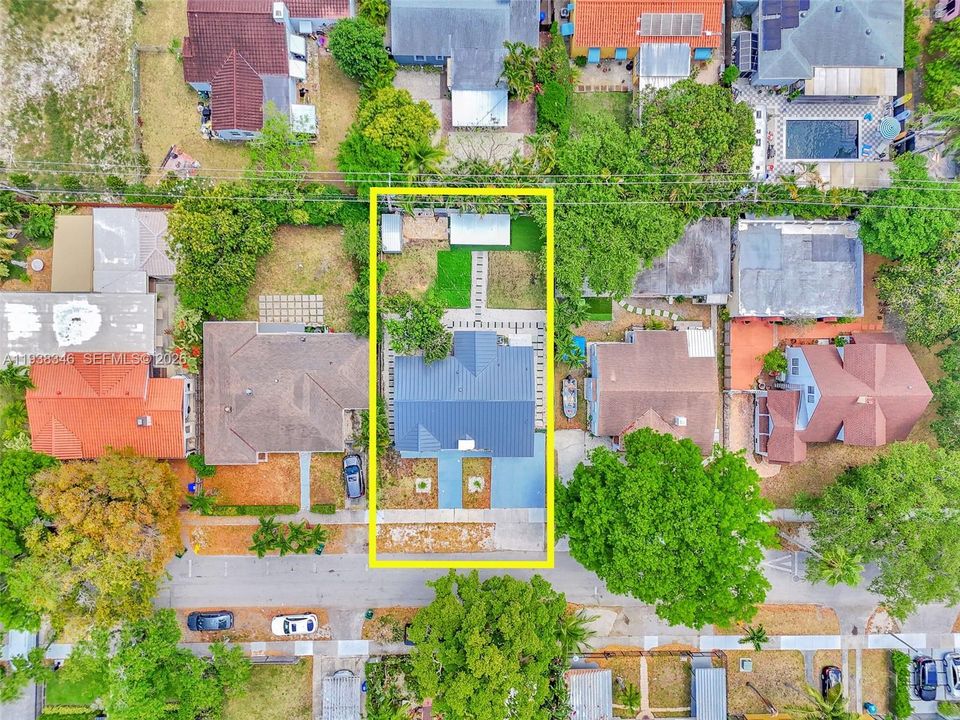 En Venta: $829,999 (3 camas, 2 baños, 1418 Pies cuadrados)