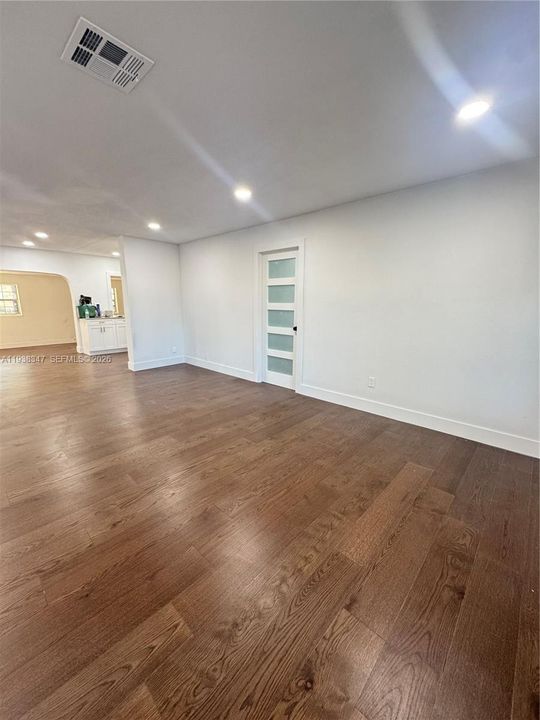 En Venta: $580,000 (4 camas, 2 baños, 1671 Pies cuadrados)