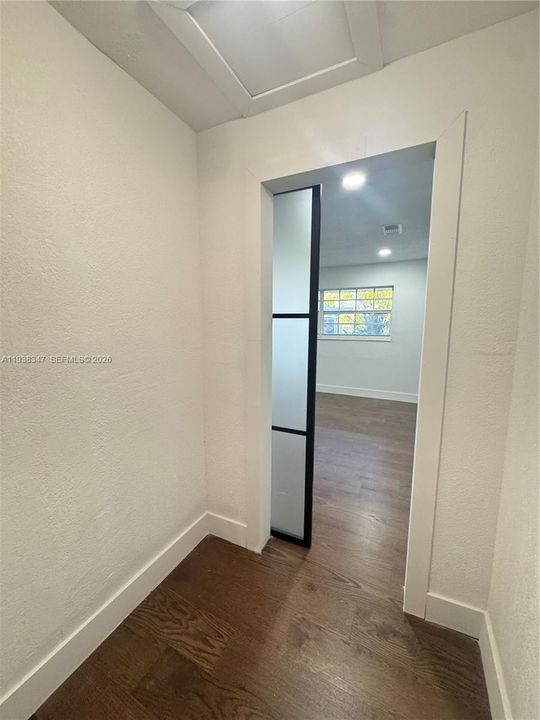 En Venta: $580,000 (4 camas, 2 baños, 1671 Pies cuadrados)