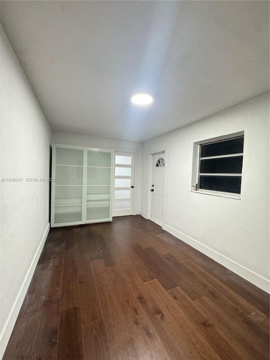 En Venta: $580,000 (4 camas, 2 baños, 1671 Pies cuadrados)