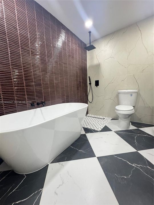 En Venta: $580,000 (4 camas, 2 baños, 1671 Pies cuadrados)