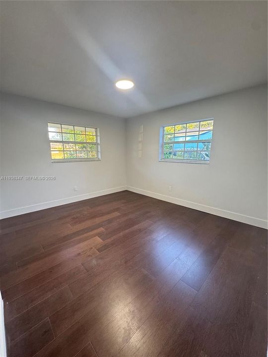 En Venta: $580,000 (4 camas, 2 baños, 1671 Pies cuadrados)