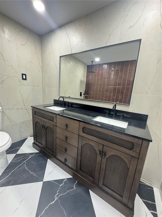 En Venta: $580,000 (4 camas, 2 baños, 1671 Pies cuadrados)