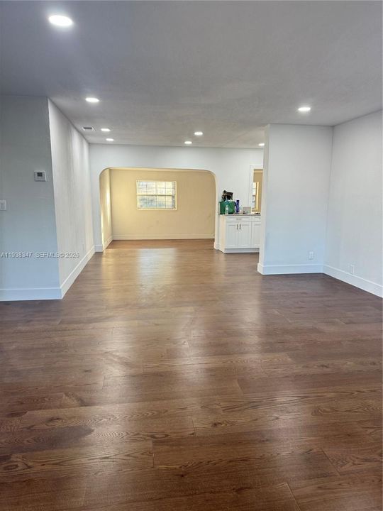 En Venta: $580,000 (4 camas, 2 baños, 1671 Pies cuadrados)