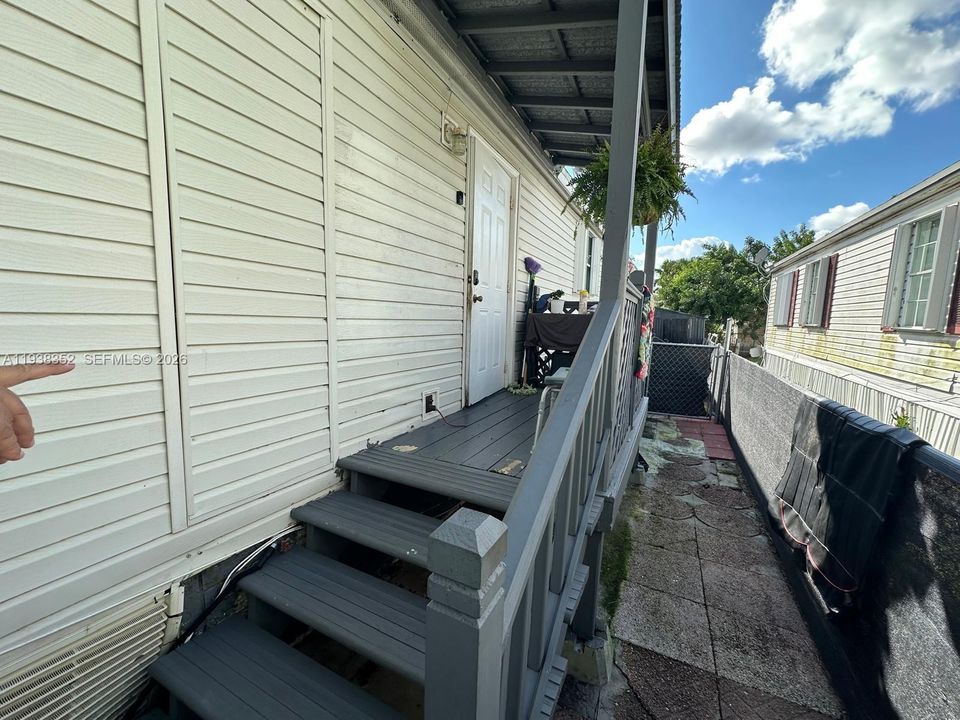 For Sale: $320,000 (3 beds, 2 baths, 1690 Square Feet)