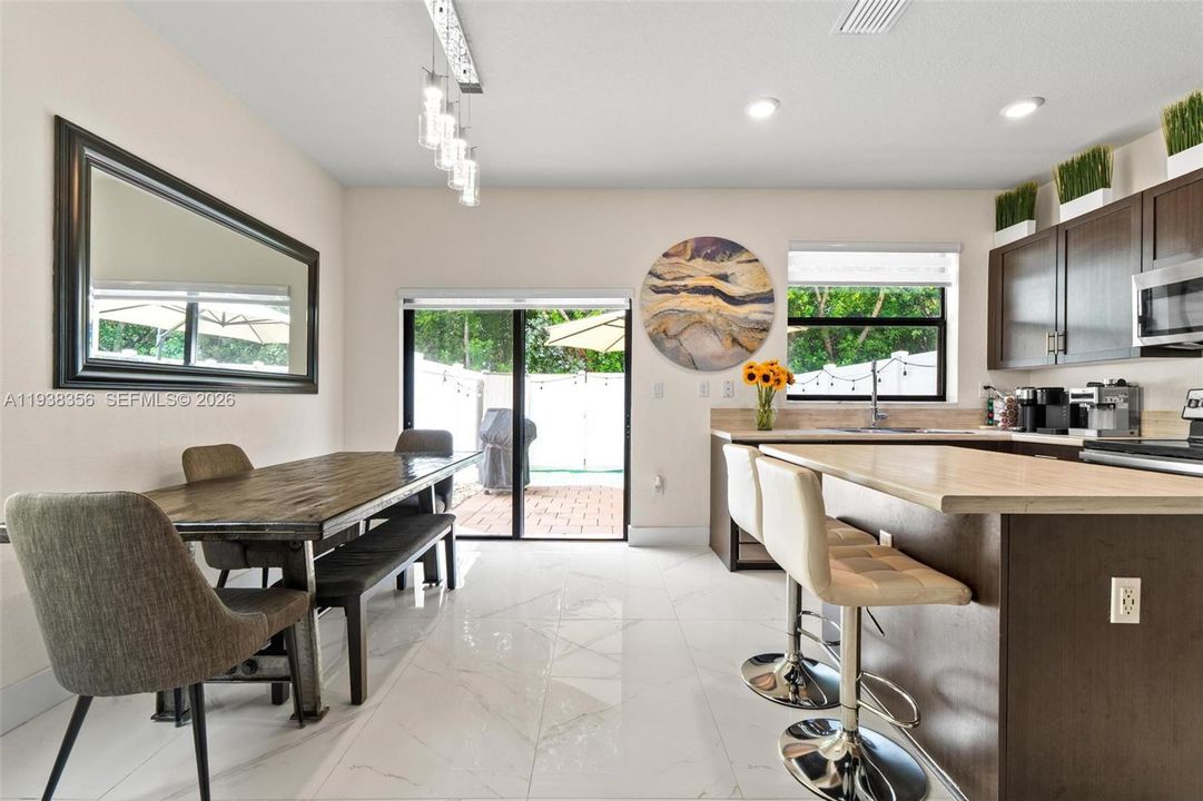 For Sale: $474,900 (3 beds, 3 baths, 1332 Square Feet)