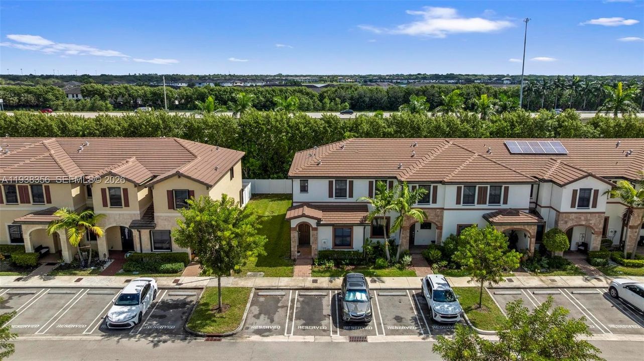 For Sale: $474,900 (3 beds, 3 baths, 1332 Square Feet)