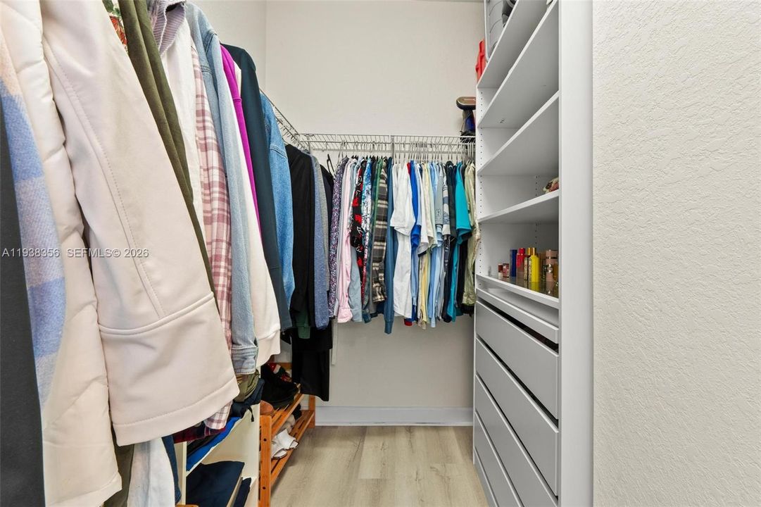 For Sale: $474,900 (3 beds, 3 baths, 1332 Square Feet)