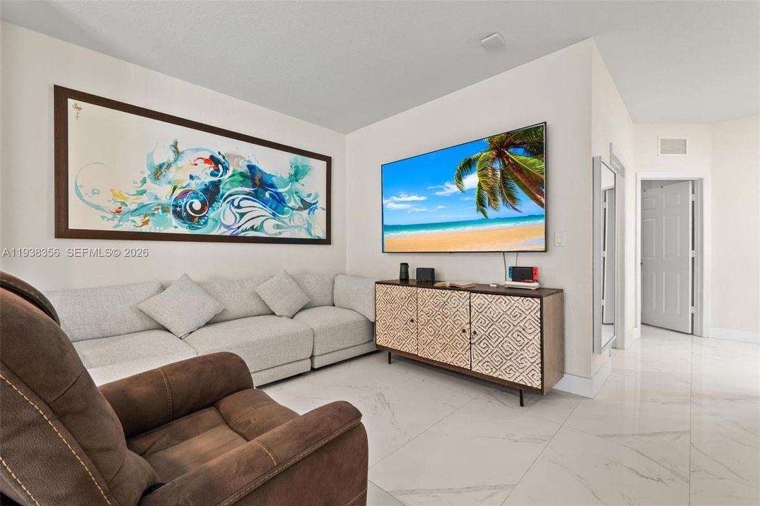 For Sale: $474,900 (3 beds, 3 baths, 1332 Square Feet)