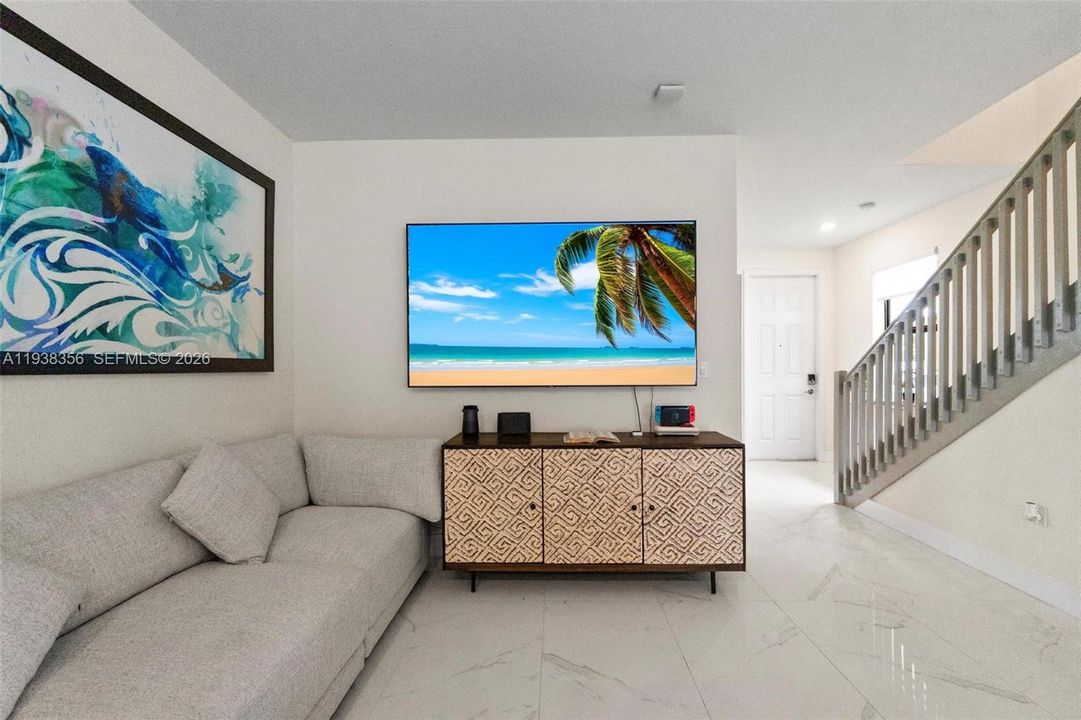 For Sale: $474,900 (3 beds, 3 baths, 1332 Square Feet)