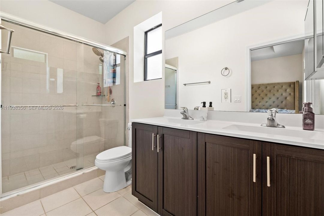 For Sale: $474,900 (3 beds, 3 baths, 1332 Square Feet)