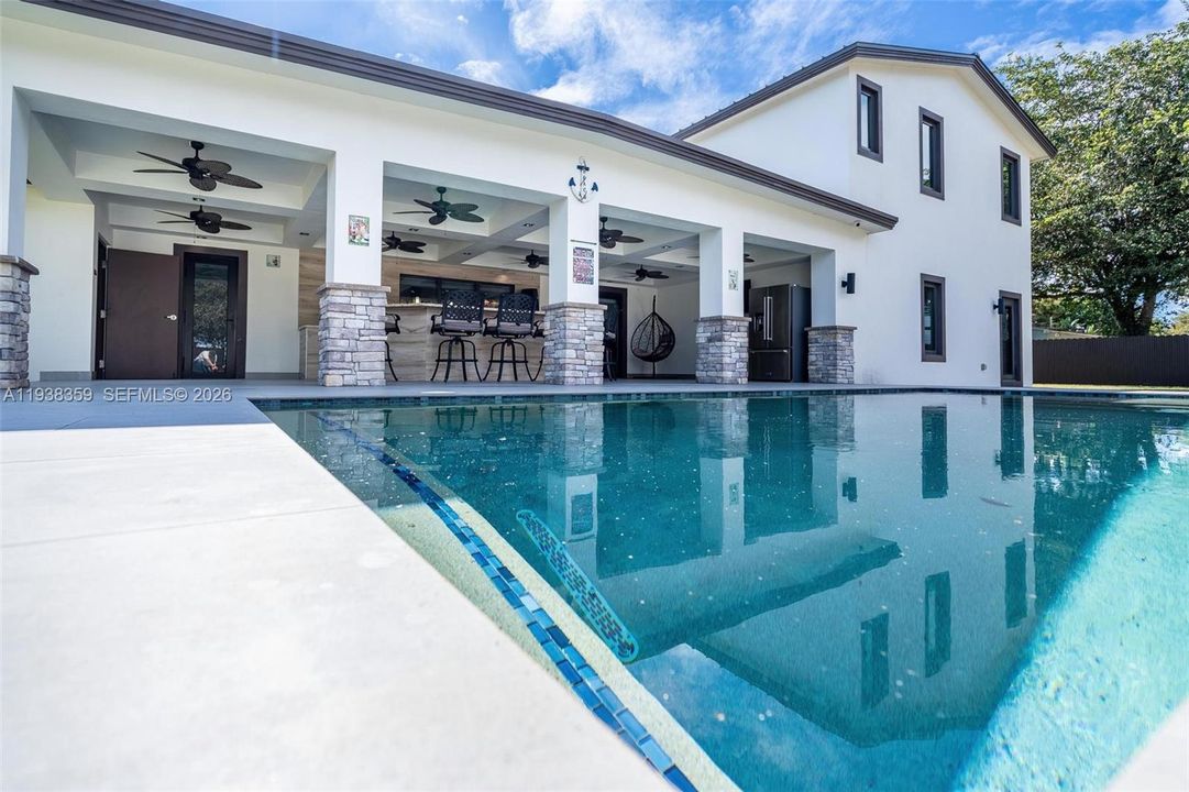 For Sale: $1,175,000 (4 beds, 4 baths, 3295 Square Feet)