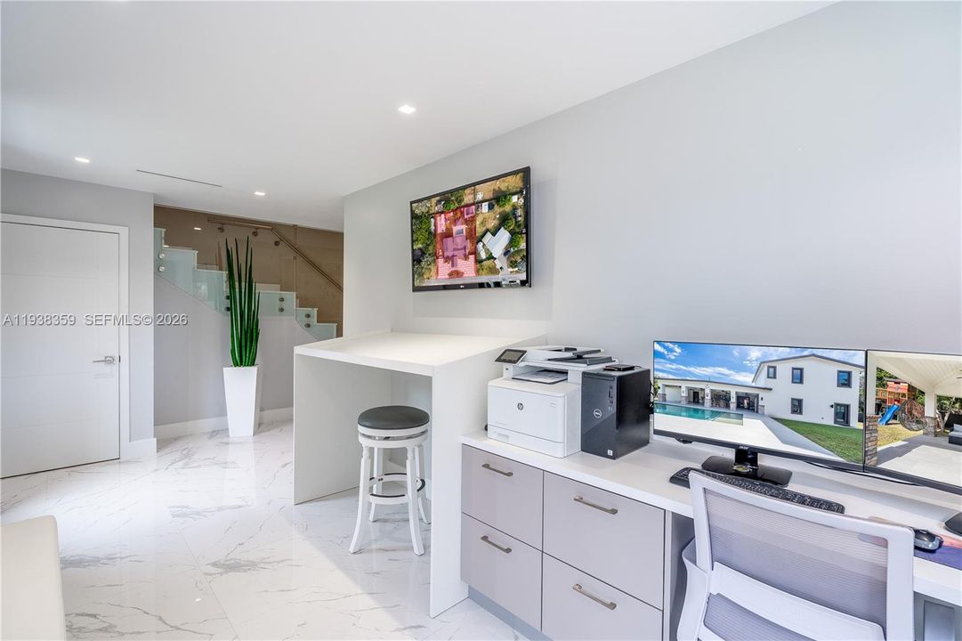 For Sale: $1,175,000 (4 beds, 4 baths, 3295 Square Feet)