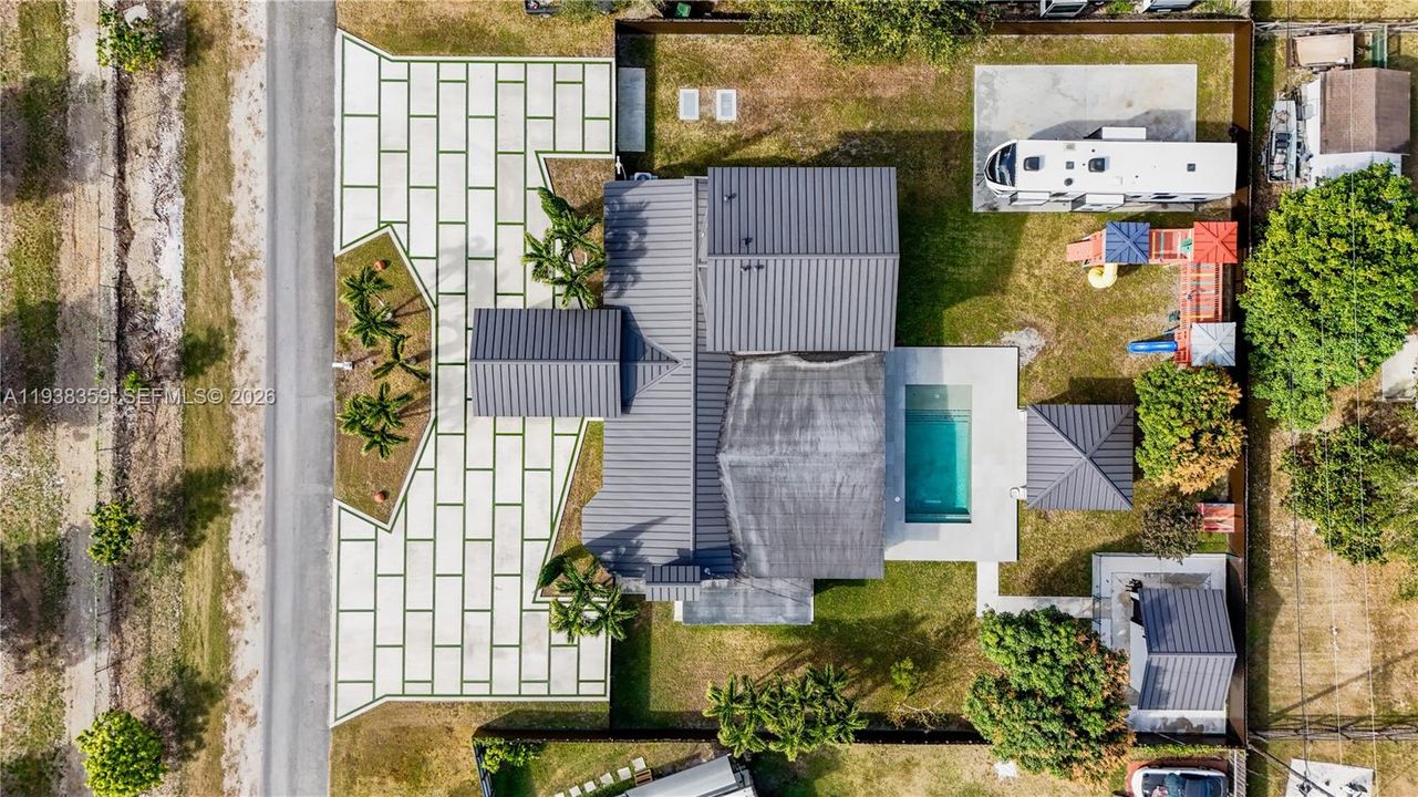 For Sale: $1,175,000 (4 beds, 4 baths, 3295 Square Feet)