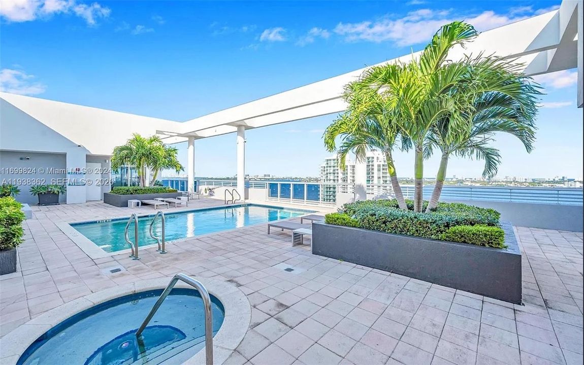 待售: $575,700 (2 贝兹, 2 浴室, 1334 平方英尺)