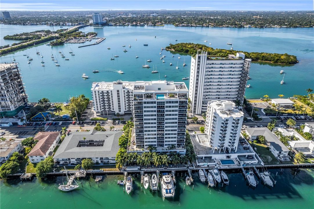 待售: $575,700 (2 贝兹, 2 浴室, 1334 平方英尺)