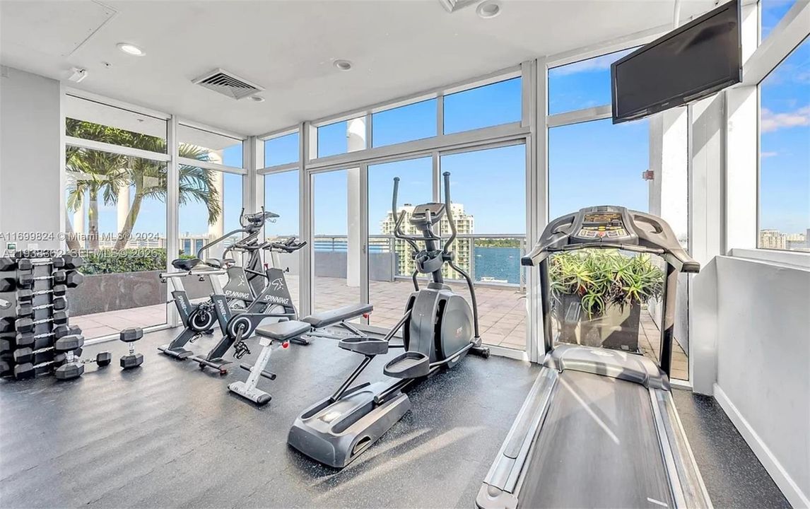 待售: $575,700 (2 贝兹, 2 浴室, 1334 平方英尺)