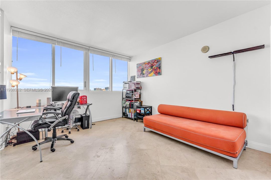 待售: $575,700 (2 贝兹, 2 浴室, 1334 平方英尺)