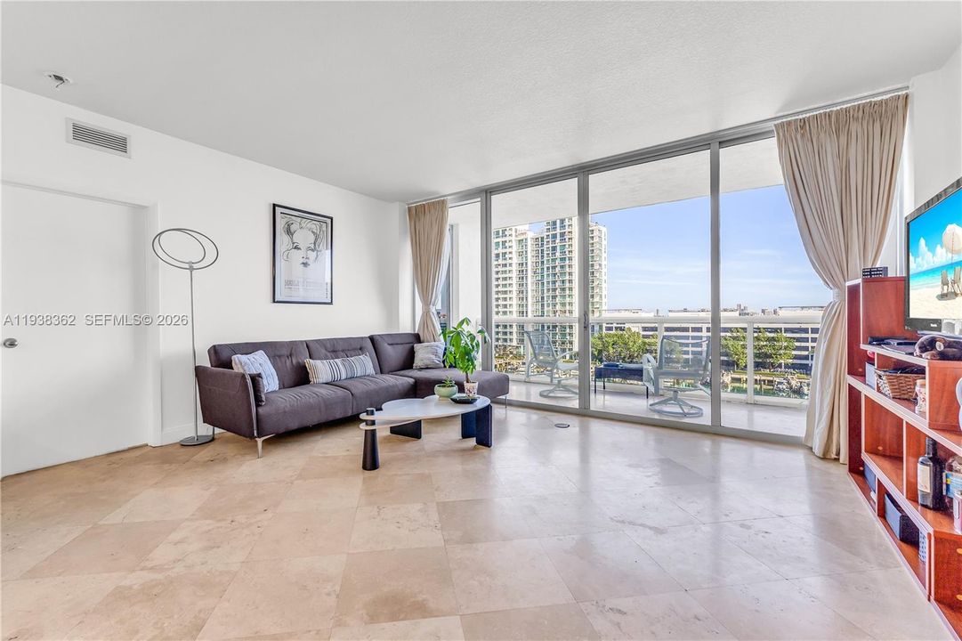 待售: $575,700 (2 贝兹, 2 浴室, 1334 平方英尺)