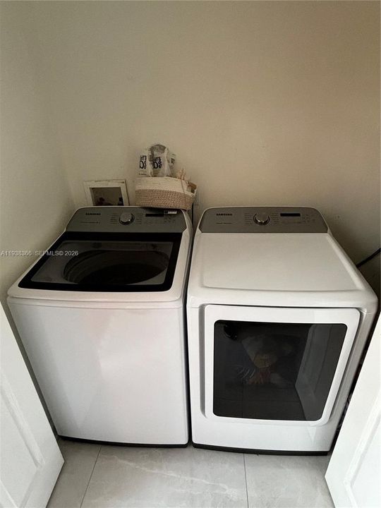 En Renta: $3,600 (4 camas, 3 baños, 1546 Pies cuadrados)