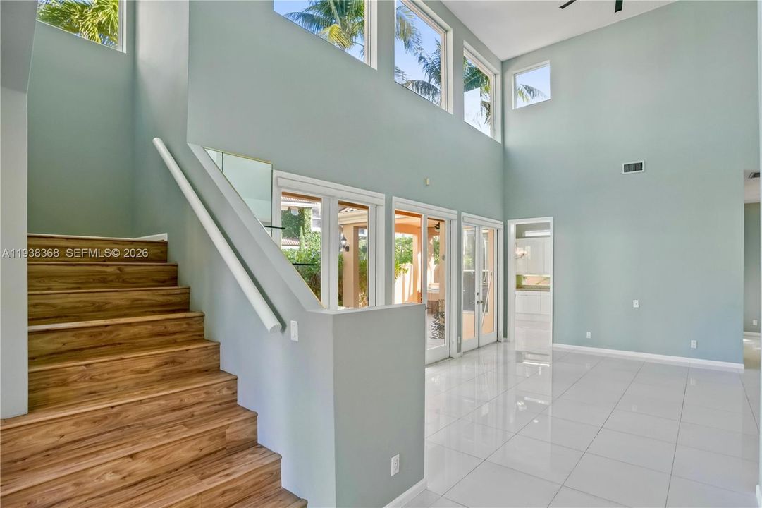 En Venta: $1,790,000 (3 camas, 3 baños, 2380 Pies cuadrados)