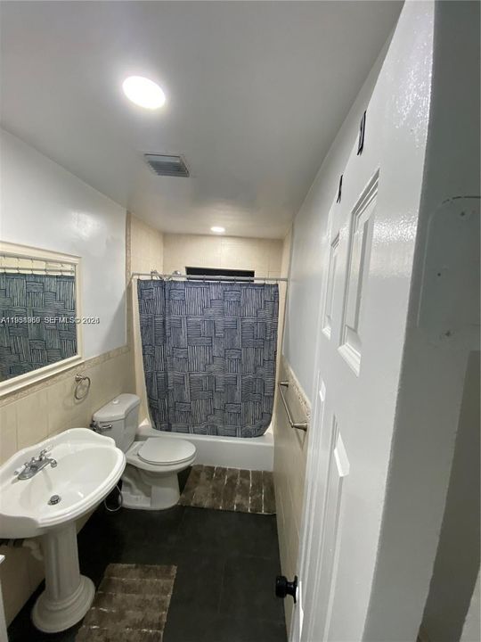 В аренду: $4,300 (3 спален, 2 ванн, 2499 Квадратных фут)