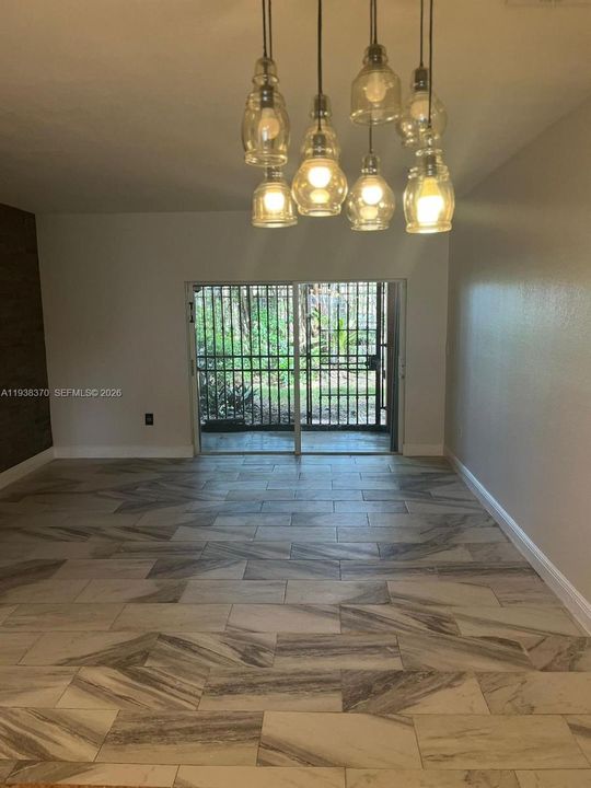 出租: $2,700 (3 贝兹, 2 浴室, 1420 平方英尺)