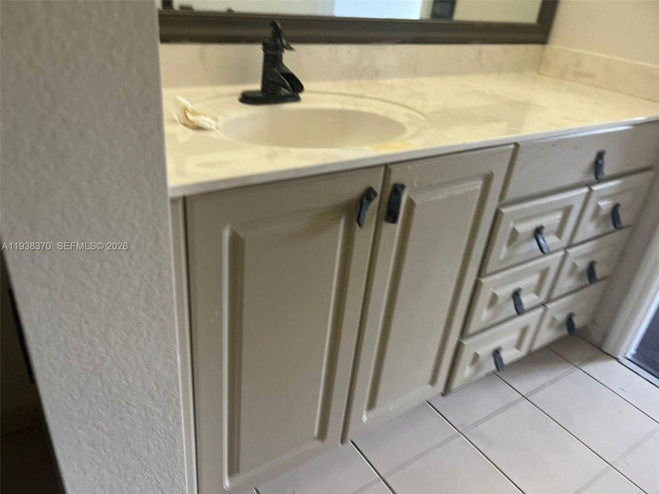 出租: $2,700 (3 贝兹, 2 浴室, 1420 平方英尺)