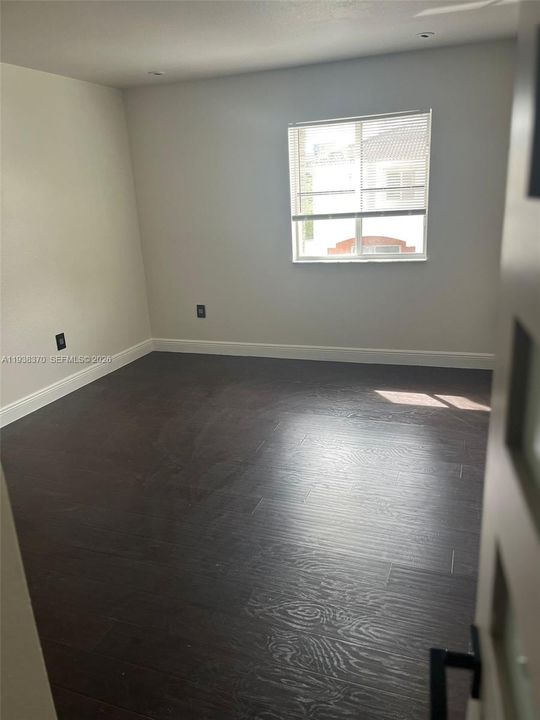 出租: $2,700 (3 贝兹, 2 浴室, 1420 平方英尺)