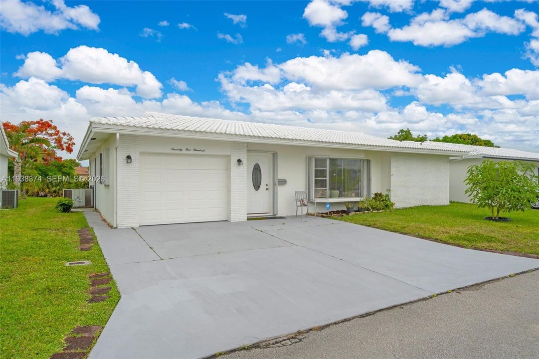 En Venta: $425,900 (4 camas, 2 baños, 1982 Pies cuadrados)