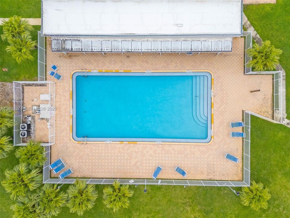 En Venta: $425,900 (4 camas, 2 baños, 1982 Pies cuadrados)