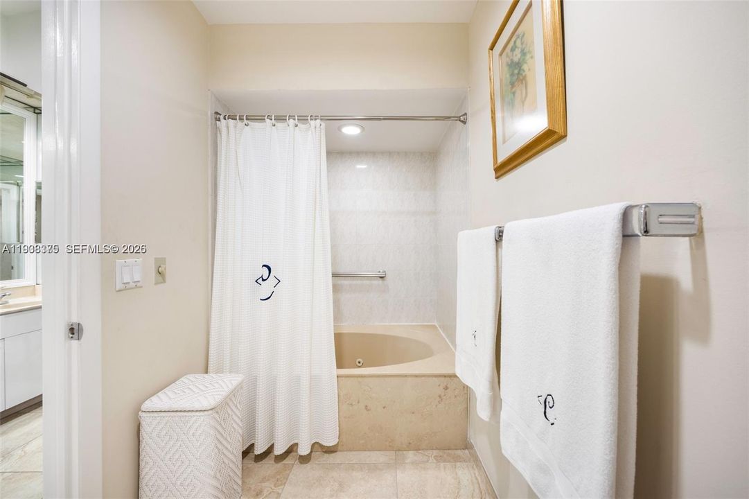 待售: $1,375,000 (4 贝兹, 3 浴室, 2660 平方英尺)