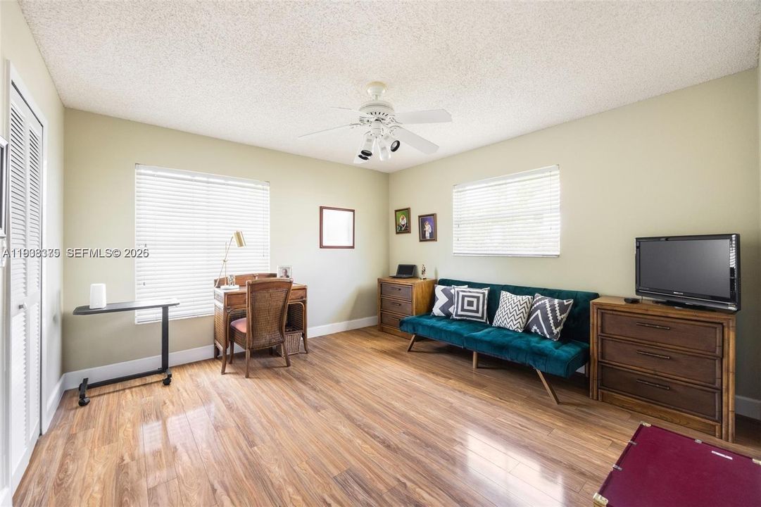 待售: $1,375,000 (4 贝兹, 3 浴室, 2660 平方英尺)