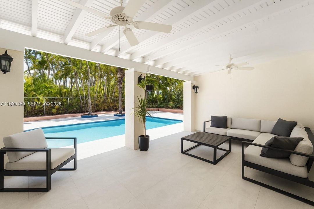 待售: $1,375,000 (4 贝兹, 3 浴室, 2660 平方英尺)