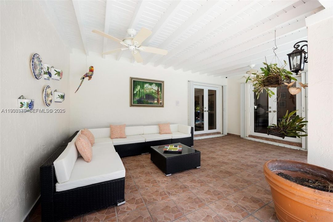 待售: $1,375,000 (4 贝兹, 3 浴室, 2660 平方英尺)