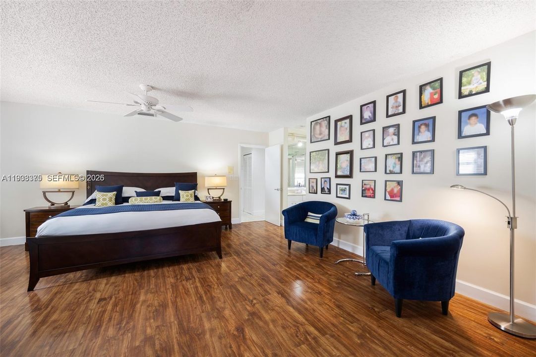 待售: $1,375,000 (4 贝兹, 3 浴室, 2660 平方英尺)