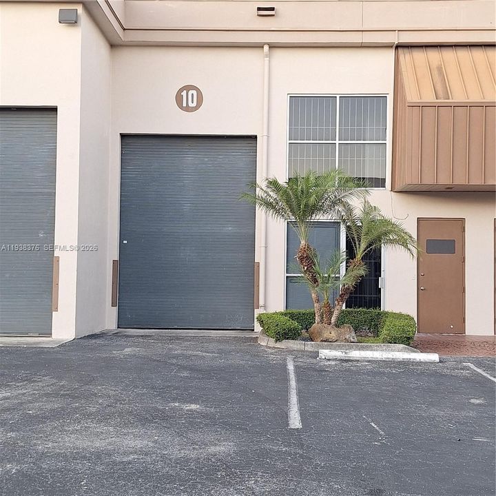 出租: $2,800 (0 贝兹, 0 浴室, 0 平方英尺)