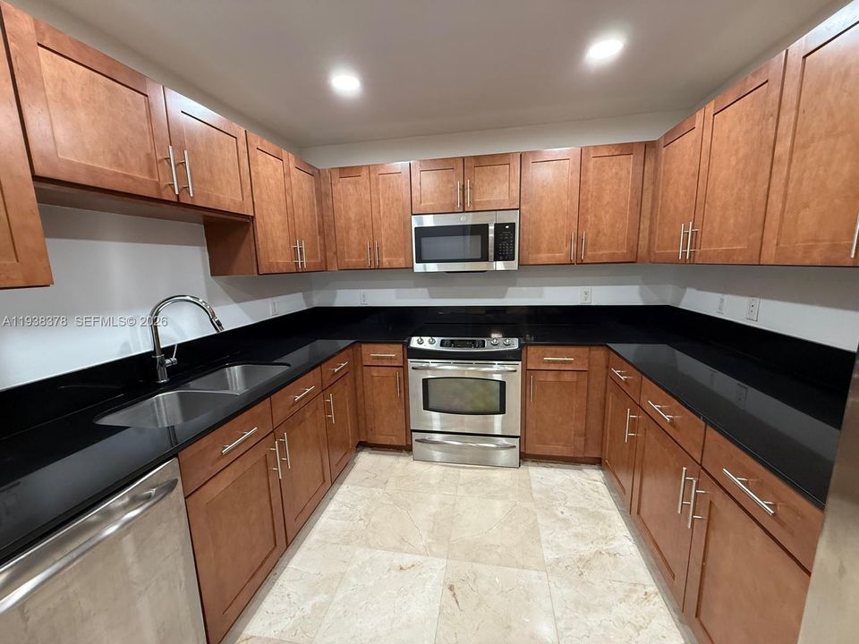 En Venta: $415,000 (2 camas, 2 baños, 1114 Pies cuadrados)