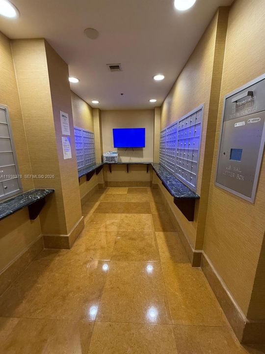 En Venta: $415,000 (2 camas, 2 baños, 1114 Pies cuadrados)