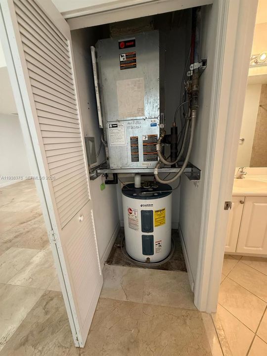 En Venta: $415,000 (2 camas, 2 baños, 1114 Pies cuadrados)