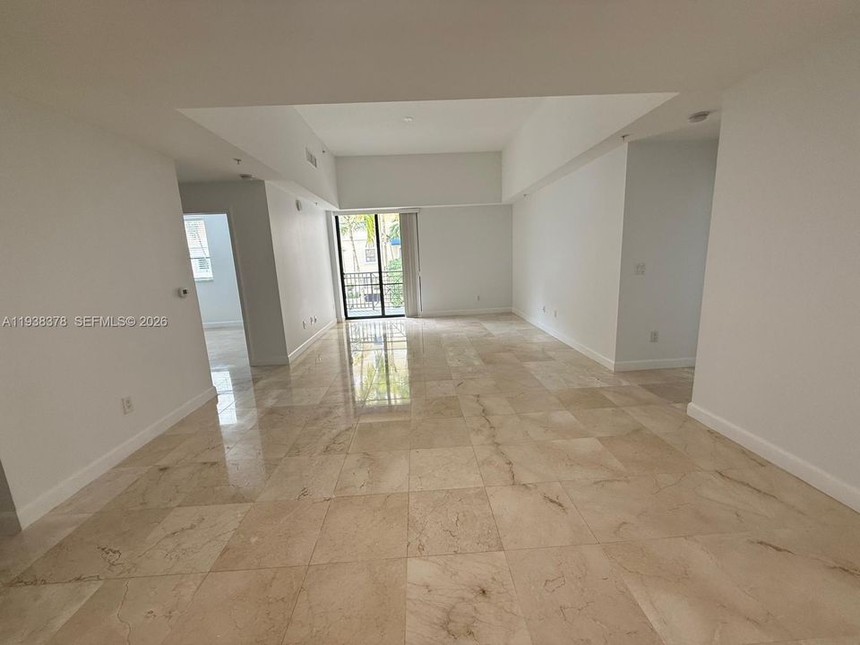 En Venta: $415,000 (2 camas, 2 baños, 1114 Pies cuadrados)