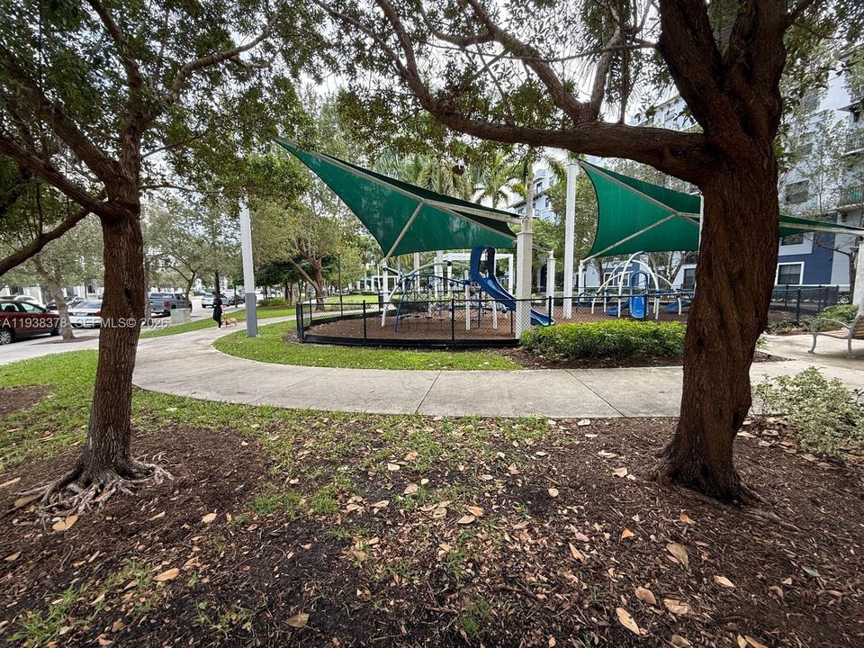 En Venta: $415,000 (2 camas, 2 baños, 1114 Pies cuadrados)