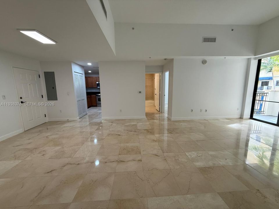 En Venta: $415,000 (2 camas, 2 baños, 1114 Pies cuadrados)