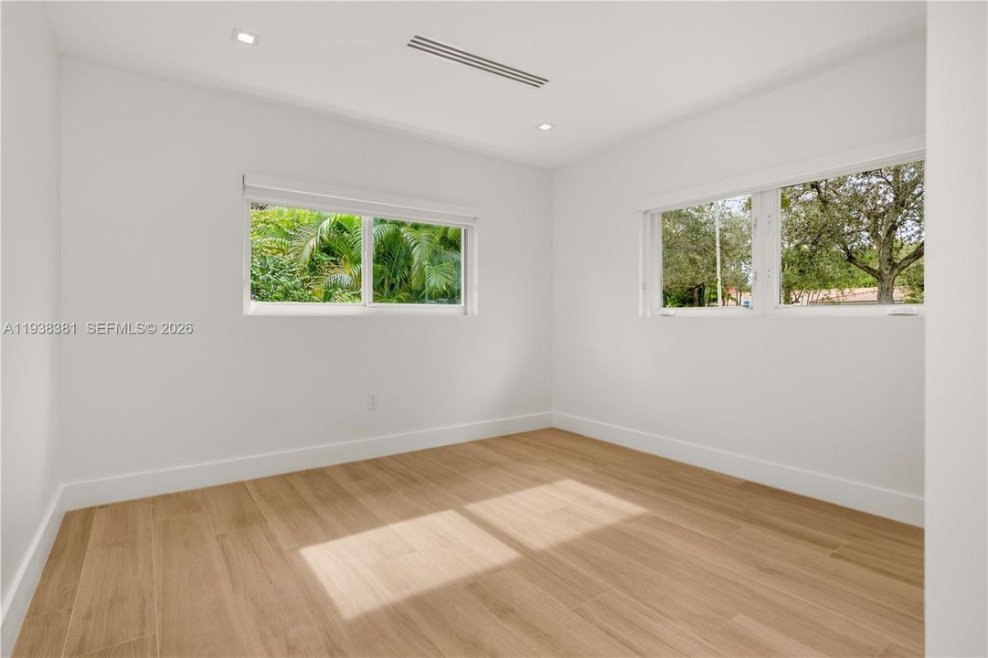 For Sale: $2,950,000 (3 beds, 2 baths, 2419 Square Feet)