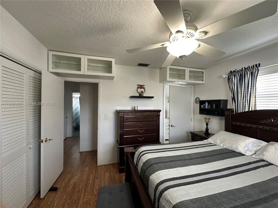 出租: $2,500 (2 贝兹, 2 浴室, 1098 平方英尺)