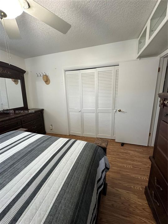 出租: $2,500 (2 贝兹, 2 浴室, 1098 平方英尺)